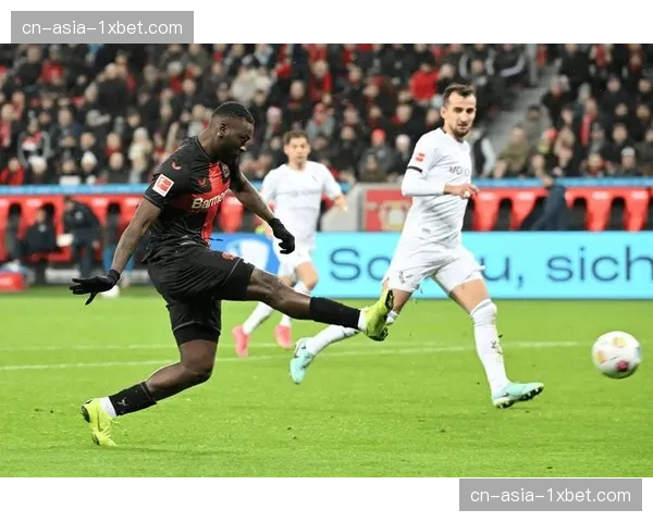 勒沃库森1-0绝杀莱比锡，制胜球来自精心设计的角球战术配合